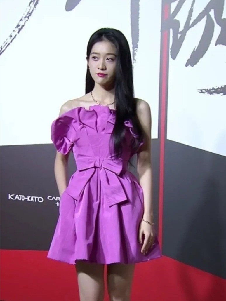 殷桃领奖穿搭,殷桃以往红毯造型