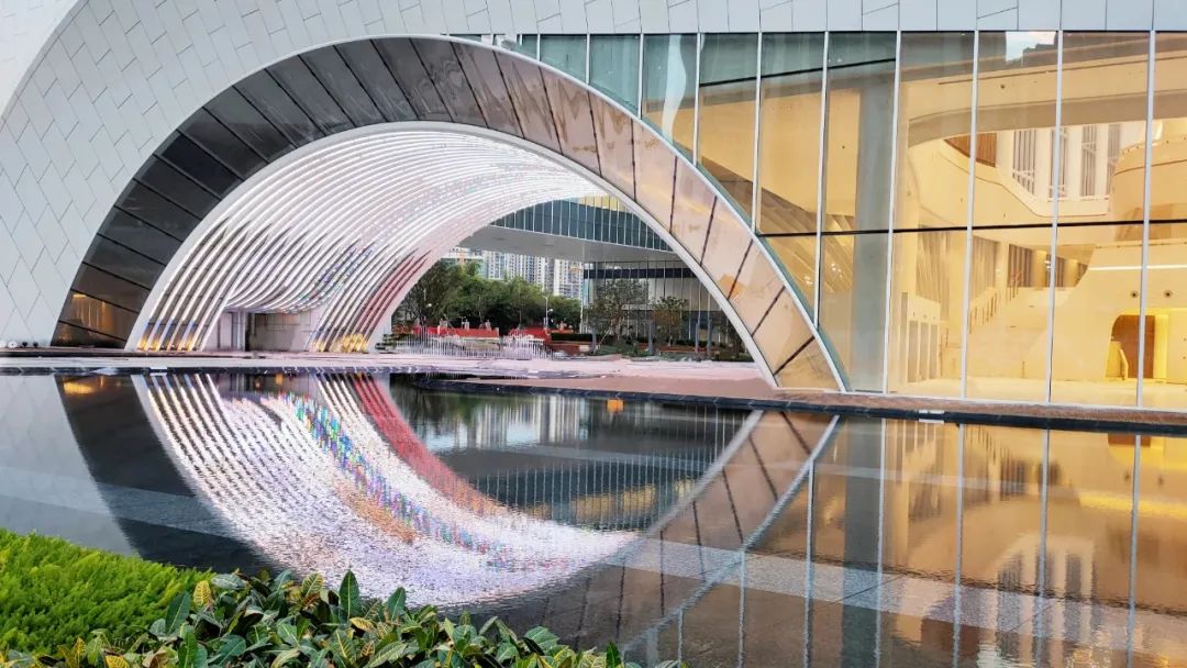 老易深圳街头弹钢琴原视频,弹钢琴的老易