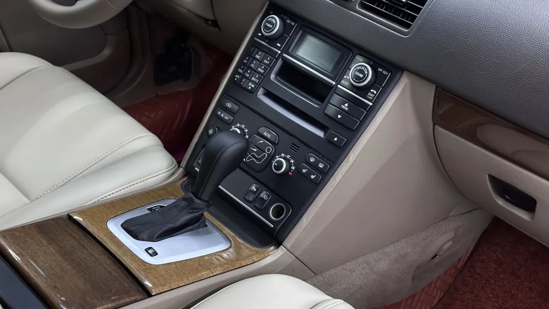 翻新一辆07年沃尔沃xc90要多少钱,开了四年的沃尔沃xc90多少钱