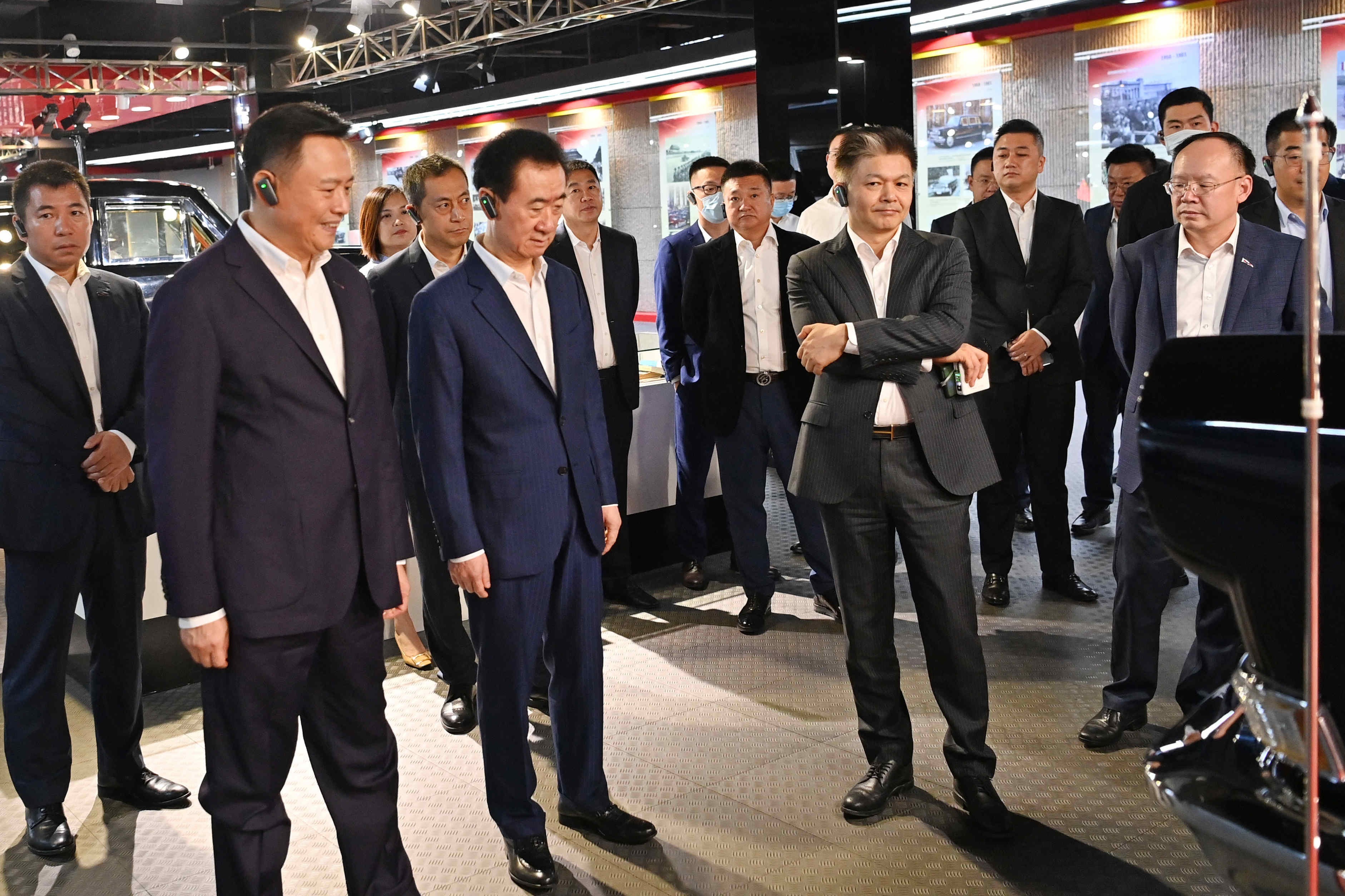 王思聪谈王健林现状,王健林4000亿负债怎么回事