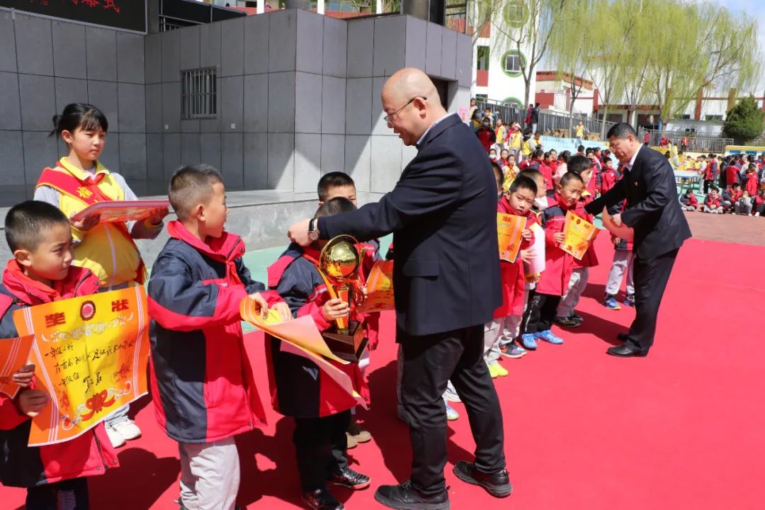 榆林高新杯足球赛小学,榆林市横山区城关小学足球比赛