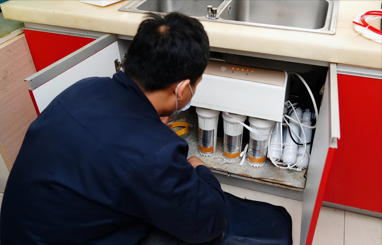 如果净水器喝的水是脏水怎么办 (净水器被接下水喝两年脏水)