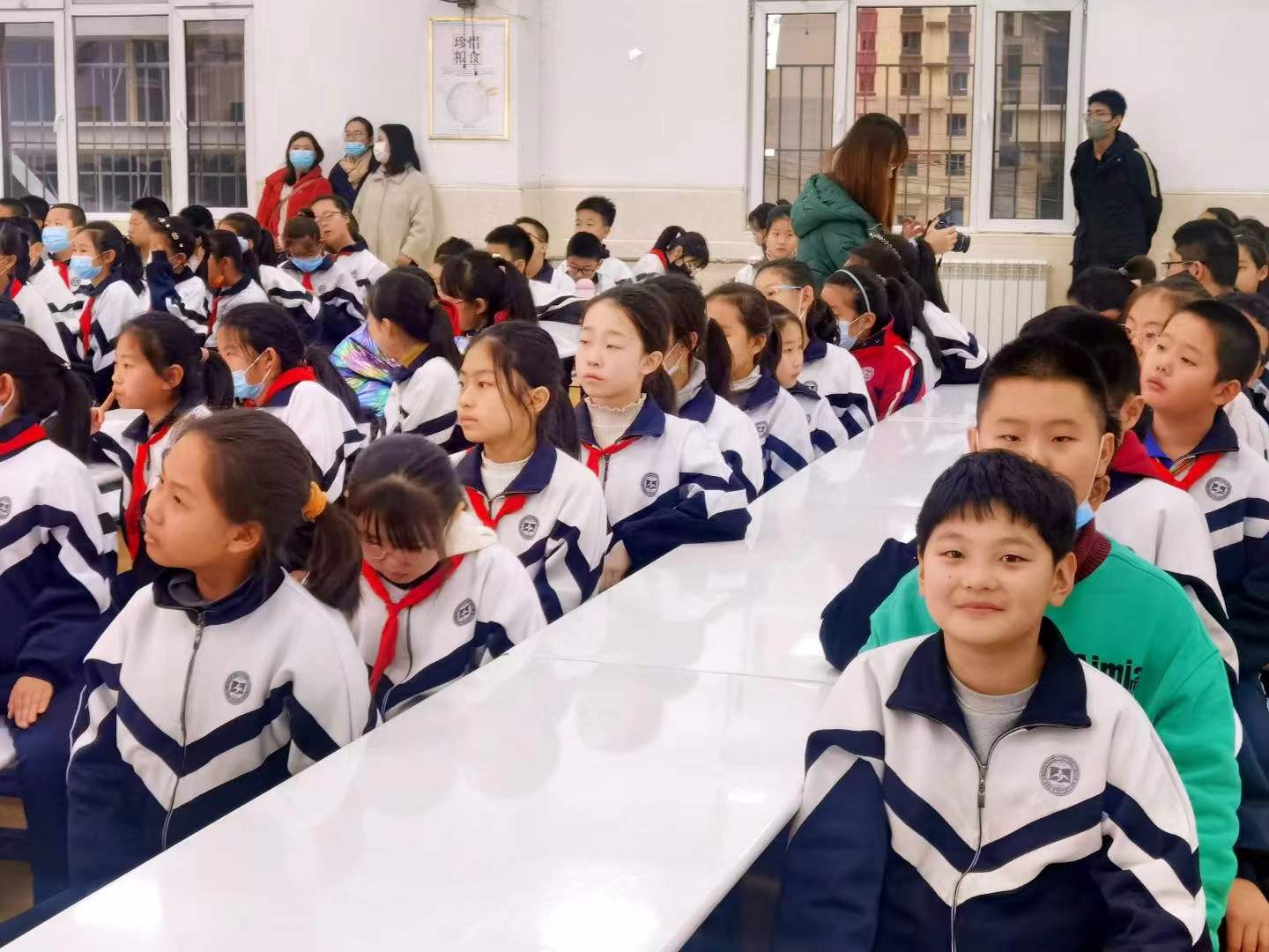 家委会代收班费100元,学校家委会代收班费违规吗