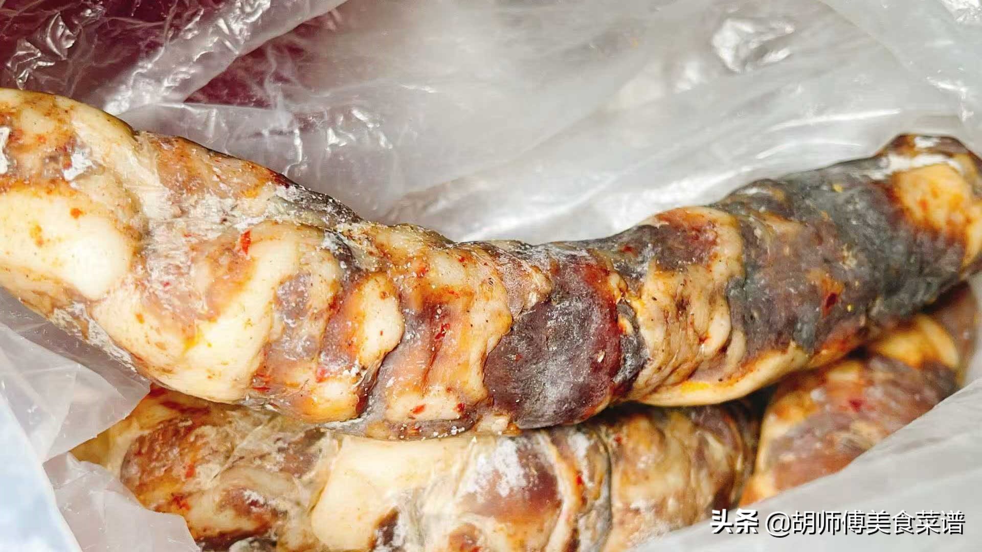 冰箱里放了一年的香肠腊肉能吃吗,冰箱里冻了一年的香肠还能吃吗