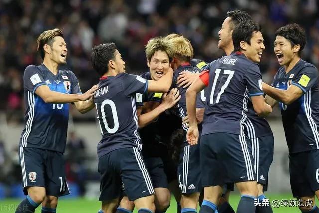 日本足球究竟比国足强在哪,九八年东亚四强赛国足2比0日本