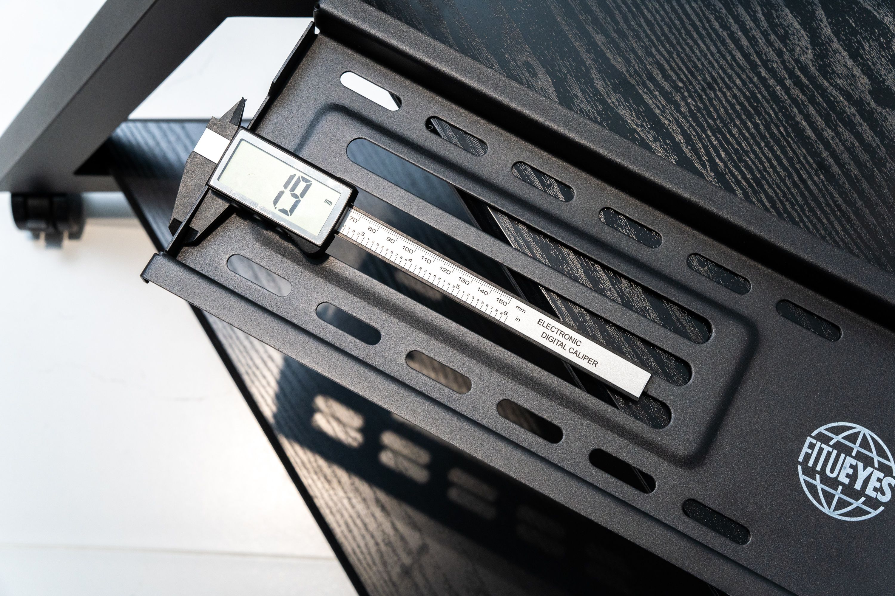 客厅要不要装电视机支架,客厅嵌入式电视支架选择