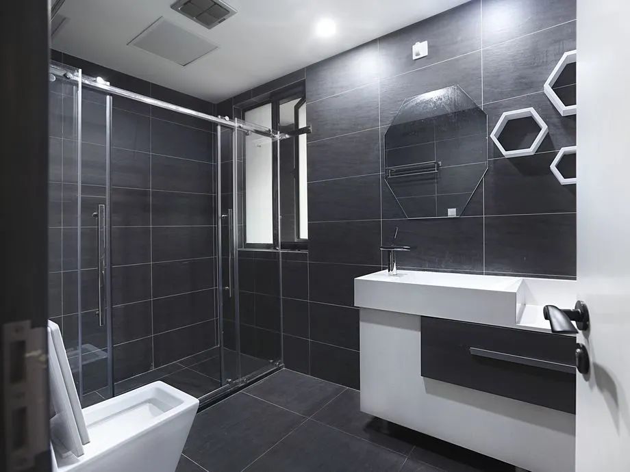 卫生间隔壁房屋墙面渗水发霉咋办,卫生间隔壁墙面渗水怎么回事