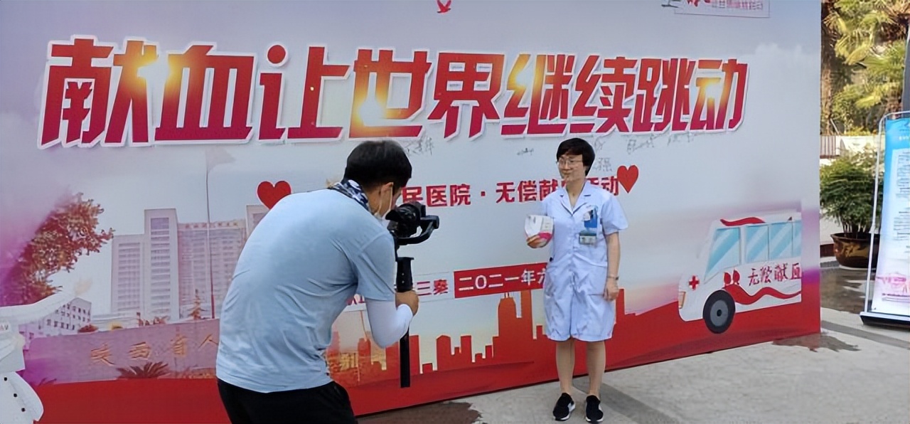 有个奶奶*春叫**风，23年诊治十多万生长发育疾患儿童