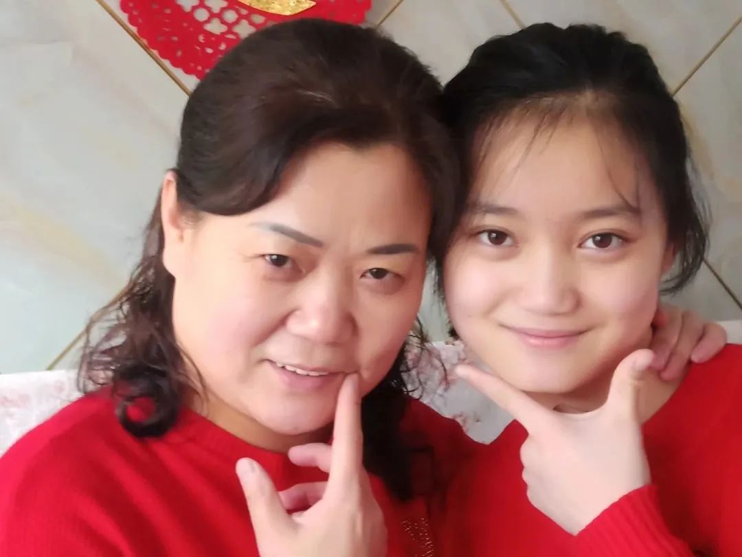 府谷中学高一（22）班老师家长寄语：病毒无情校园有爱