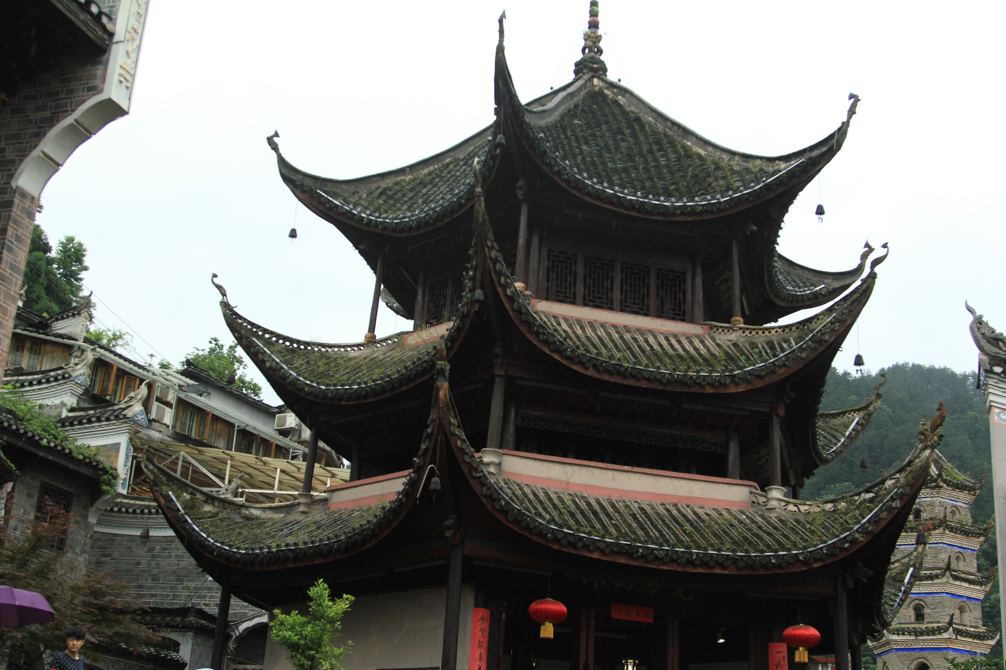 边城和凤凰古城哪个好玩,中国最美古城凤凰古城视频