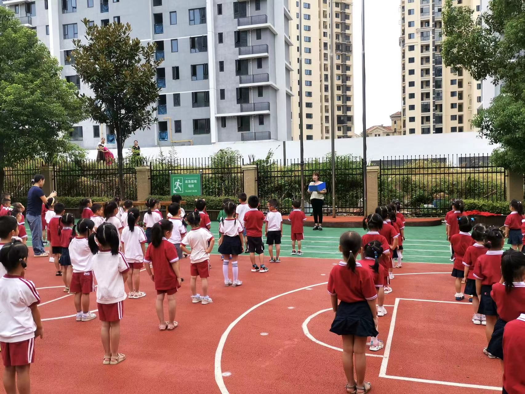 开学典礼以奋斗的姿态继续出发,开学第一日扬帆起航再创辉煌