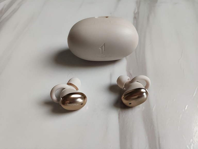 蓝牙耳机用什么牌子的比较好,现在什么牌子的蓝牙耳机好