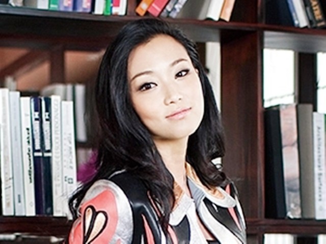 棣欐腐璞棬濂充汉鍑鸿建,棣欐腐濂虫槦琚瘜璞姏寮冪敓涓夊瓙