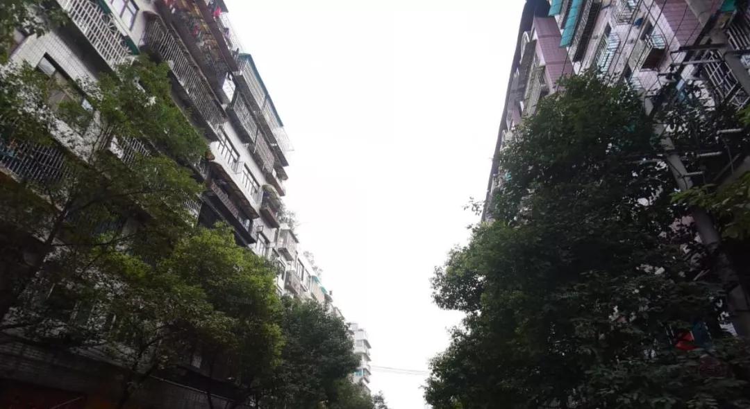 贵阳一知名重庆火锅店门面被法拍!这年头,房东也挺难的