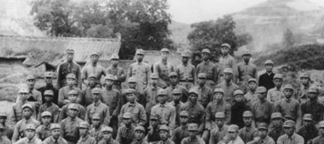 不打红军的国民*党**营长：遇到红军部队，他命令士兵枪口朝天让路