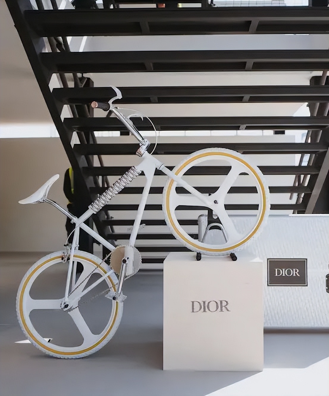 继露营热之后，这届年轻人爱上了城市骑行！CycleChic了解一下