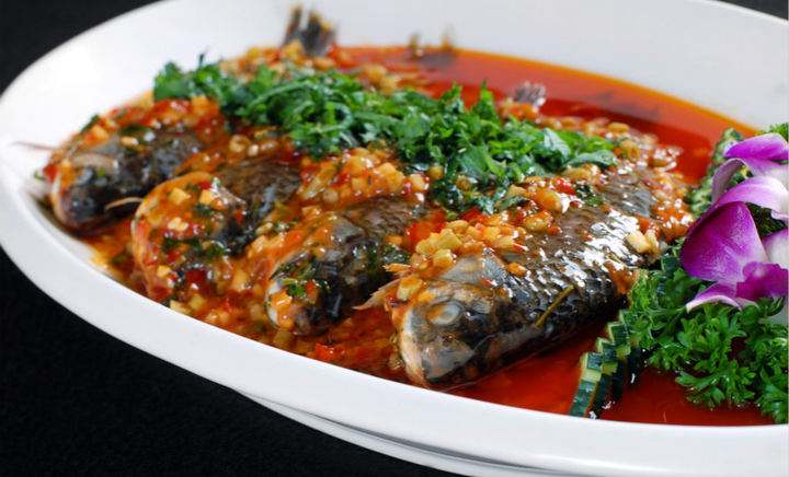 我国吃货连昆虫都能吃,为什么没人吃金鱼呢?看完大开眼界