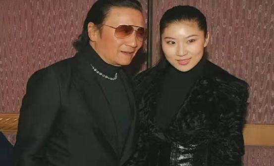 被谢贤养了12年,用青春换来2000万,如今35岁的Coco怎么样了?