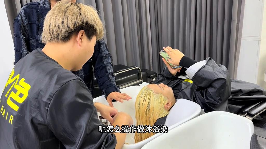 染头发怎么刷得快又均匀,染过的头发再染怎么染均匀