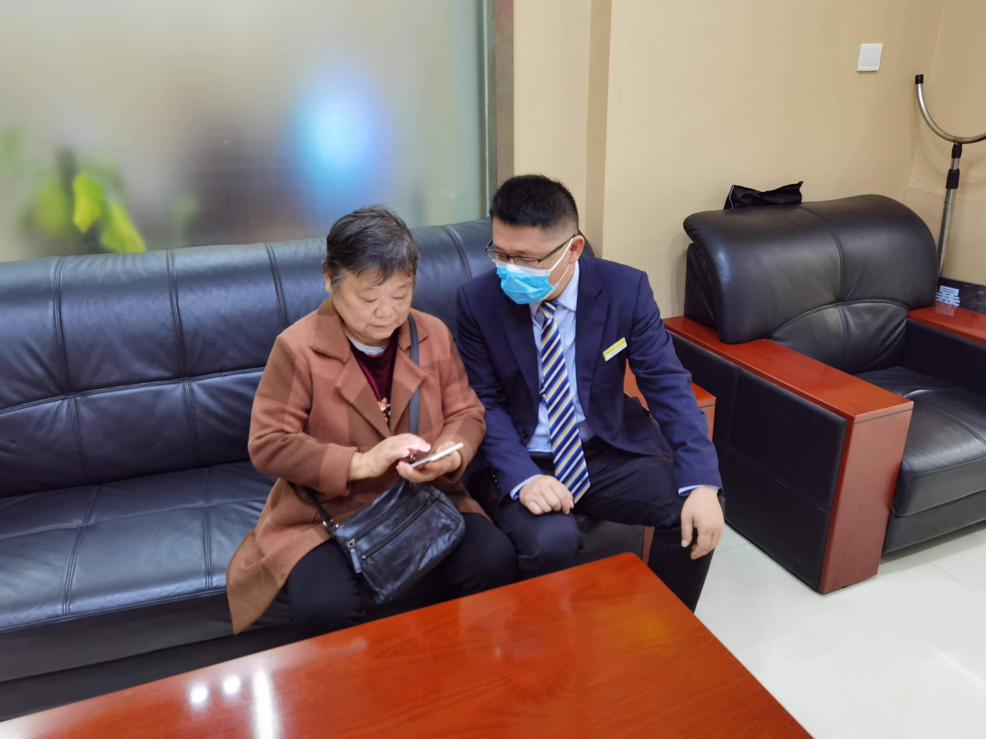 银行本科柜员工资待遇,本科进银行待遇怎么样