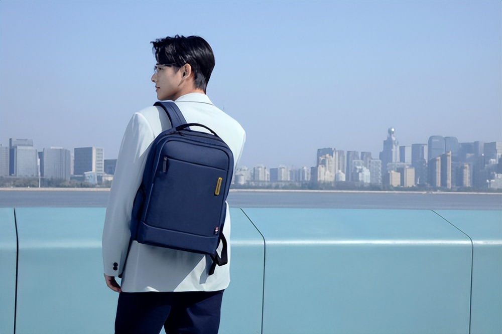 美旅多功能时尚双肩包,美旅商务双肩包