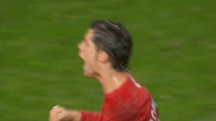 足球场上搞笑视频,盘点足球十大搞笑瞬间