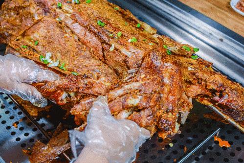 瑞金这里惊现霸气烤鳄鱼,炙热开席,味你而来