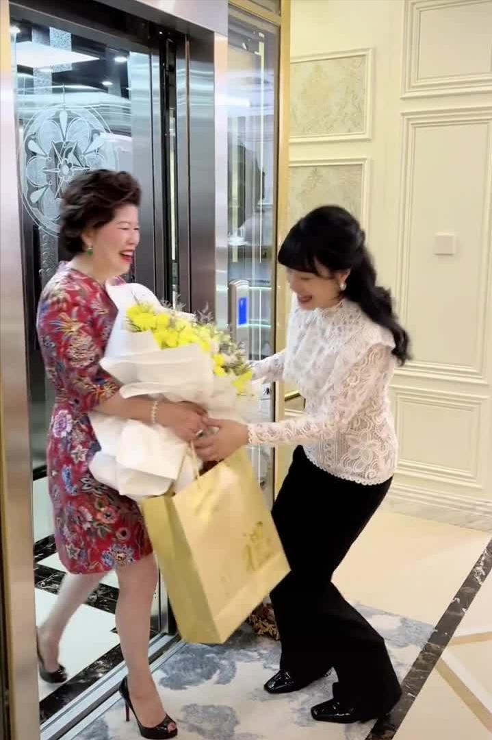 鲍鱼家姐豪宅面积,鲍鱼家姐身价上亿