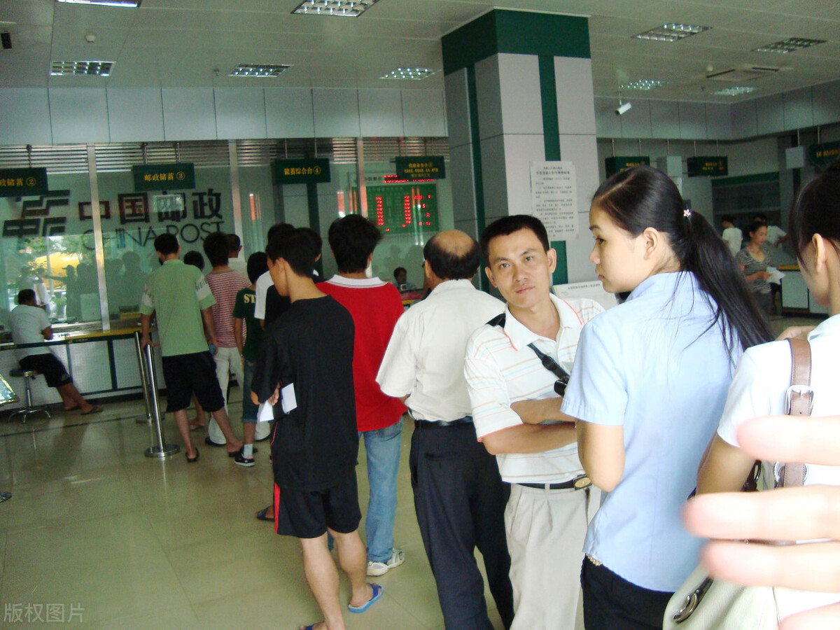 银行卡被多扣钱怎么办,银行卡总是被自动扣钱