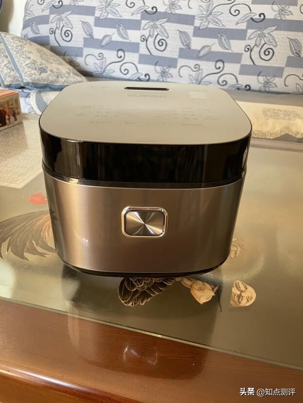 小熊和苏泊尔的电饭煲哪个好,小熊电饭煲跟苏泊尔电饭煲哪个好