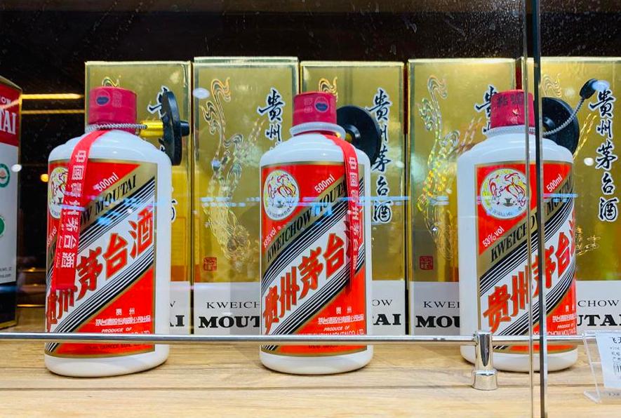 白酒喝常温的还是冰的容易醉,白酒是喝热的好还是冷的好