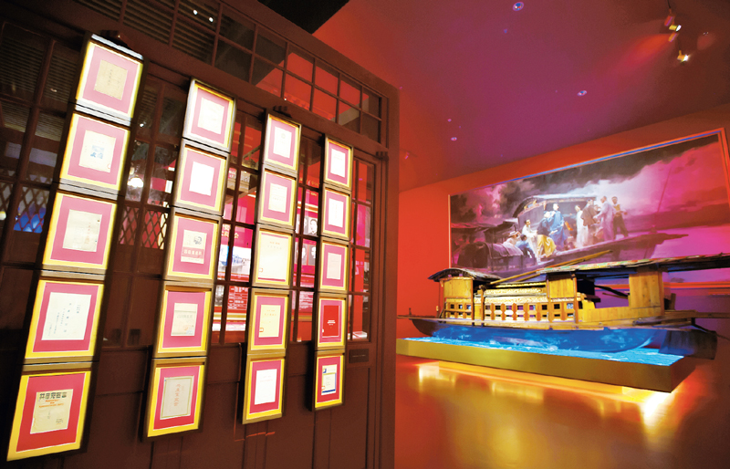 中国产生了*产党共**是开天辟地的大事变