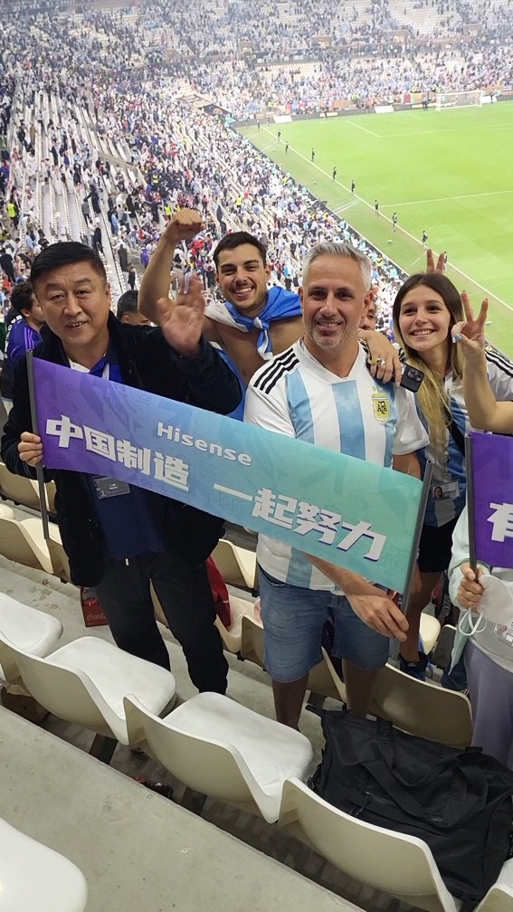 球迷在卡塔尔遇见酋长儿子,陈梦现身世界杯训练馆