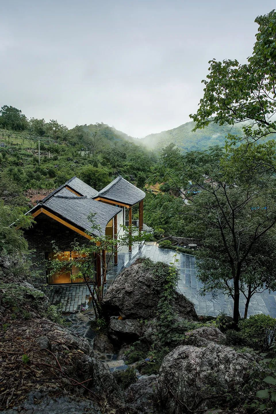 高分子小青瓦设计科学精巧,高分子小青瓦与烧制小青瓦