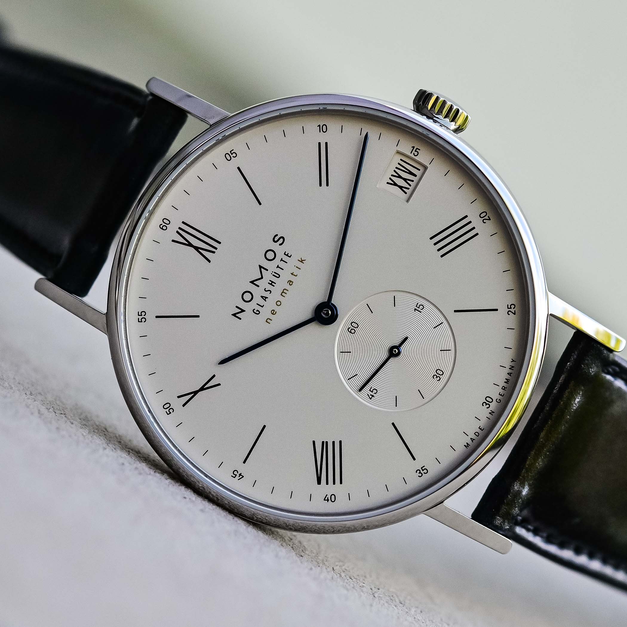 nomos鎵嬭〃鏈夊甫鏃ュ巻鐨勫悧,nomosludwig鎵嬭〃