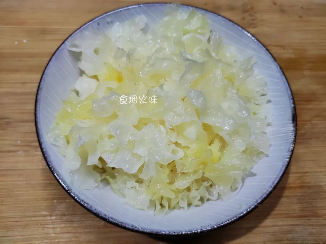 中年人想长寿常吃三种食物,老年人适合的清肺润肺食物