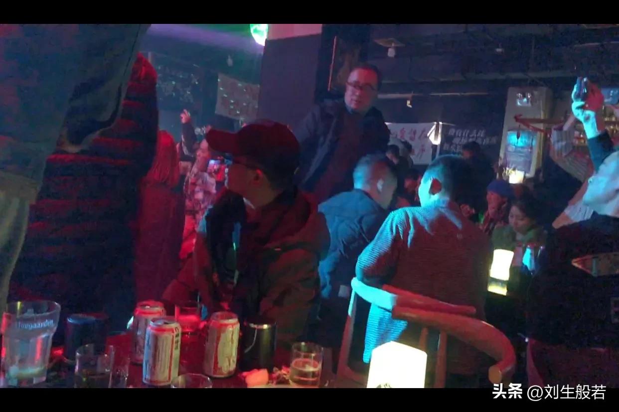 浅谈酒吧,谈酒吧现状