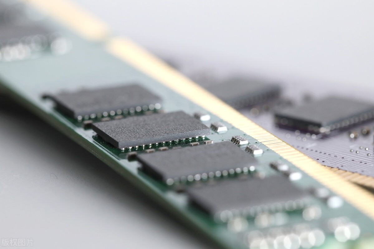 ddr3内存和ddr4内存玩游戏实际差别,怎么看主板支持内存ddr3还是ddr4