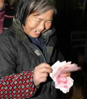 一直帮儿子带孙子可以要工资吗,帮儿子带小孩还倒贴生活费