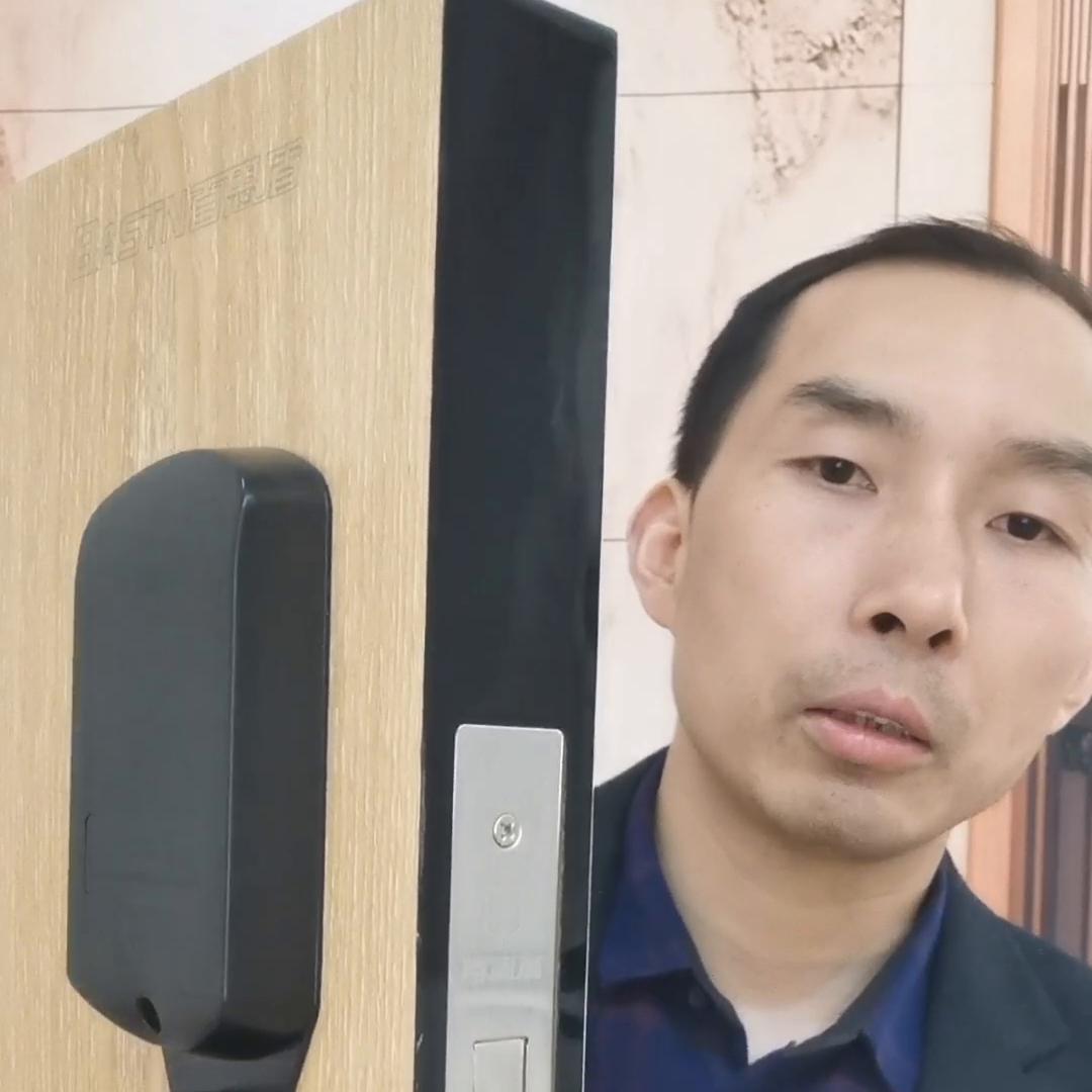 公寓感应门锁,感应地锁和遥控地锁哪个好