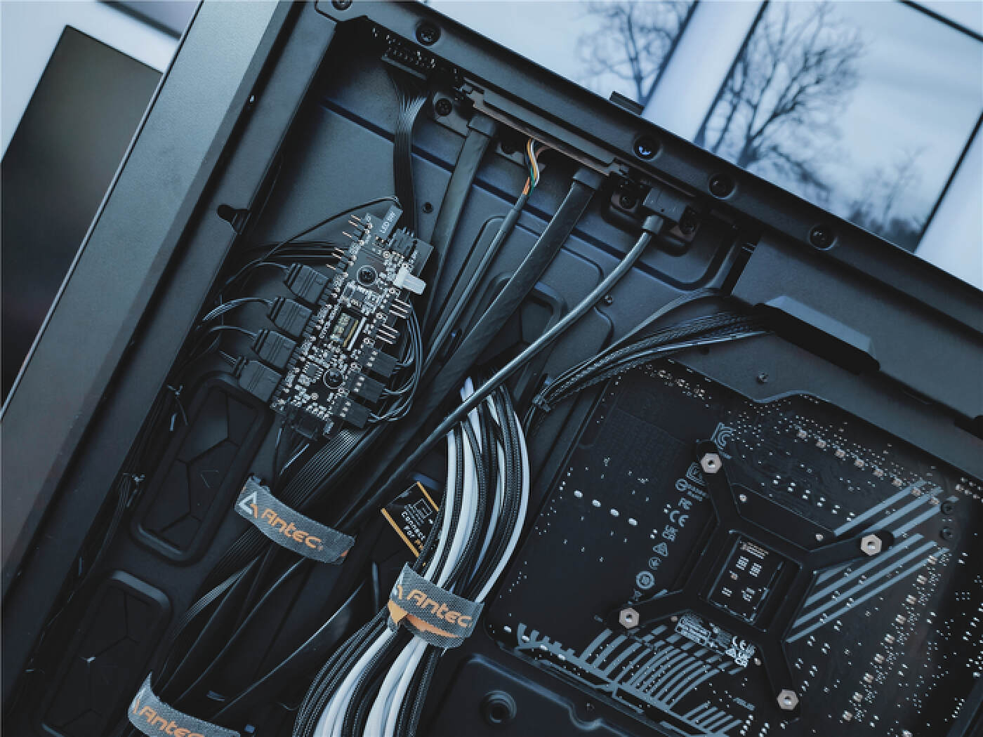 安钛克金牌全模组750w拆解,安钛克白金电源