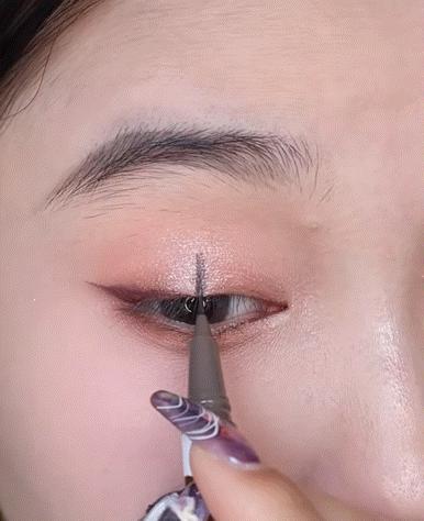 小眼睛怎么戴口罩好看,戴口罩颜值增加办法