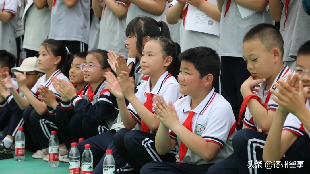 跟着警察去抓酒驾,跟着警察叔叔去出警