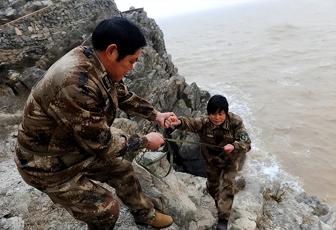 夫妻驻守孤岛32年,夫妇坚守孤岛32年