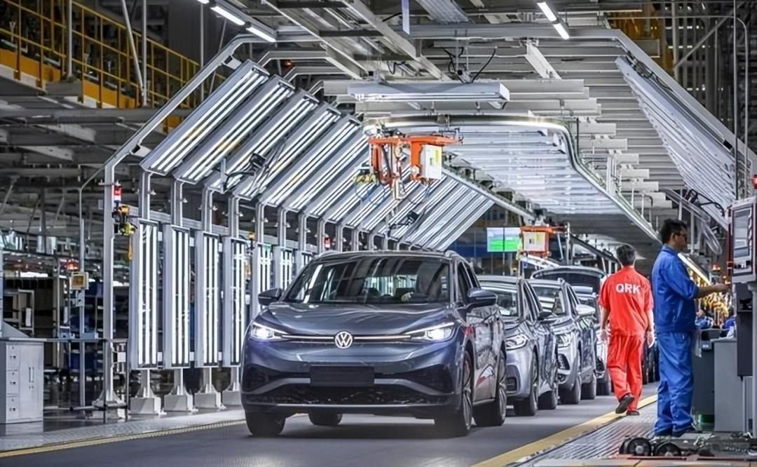 关停、加强考勤、清退三产…合资王者衰落上汽大众职工失去安乐窝