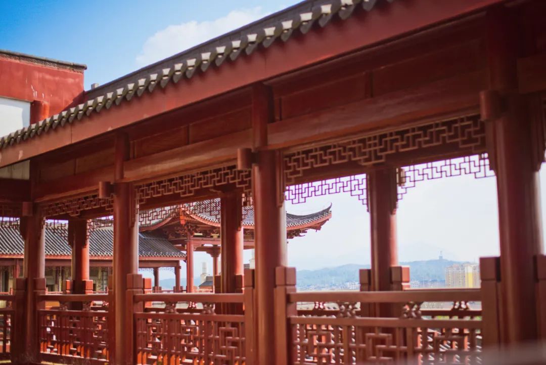 【上饶天下SHOW之铅山县】百年浮桥沧桑，百里信江画廊，辛弃疾巨雕缘何背城北望？