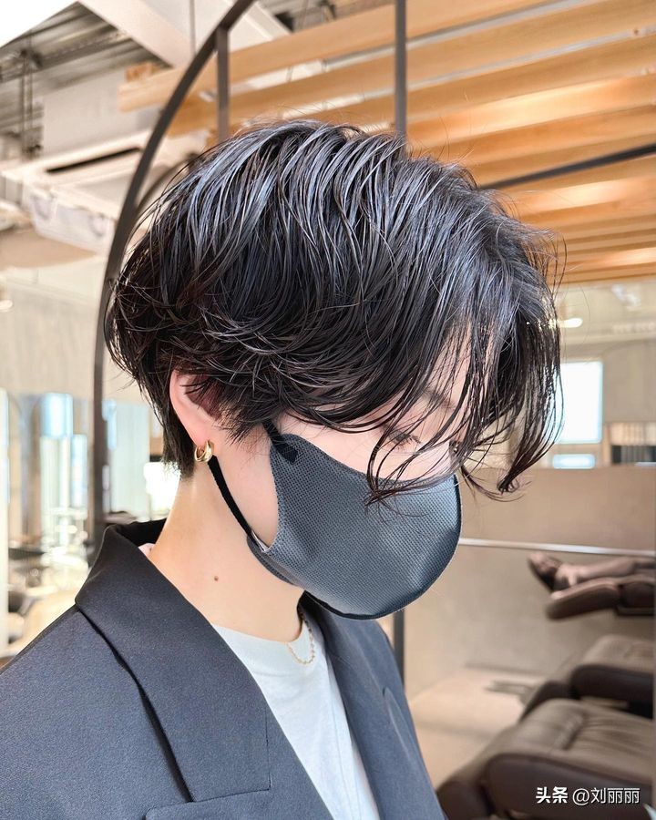 波波头满头小卷发型图片2015,高层次波波头满头造型烫打理