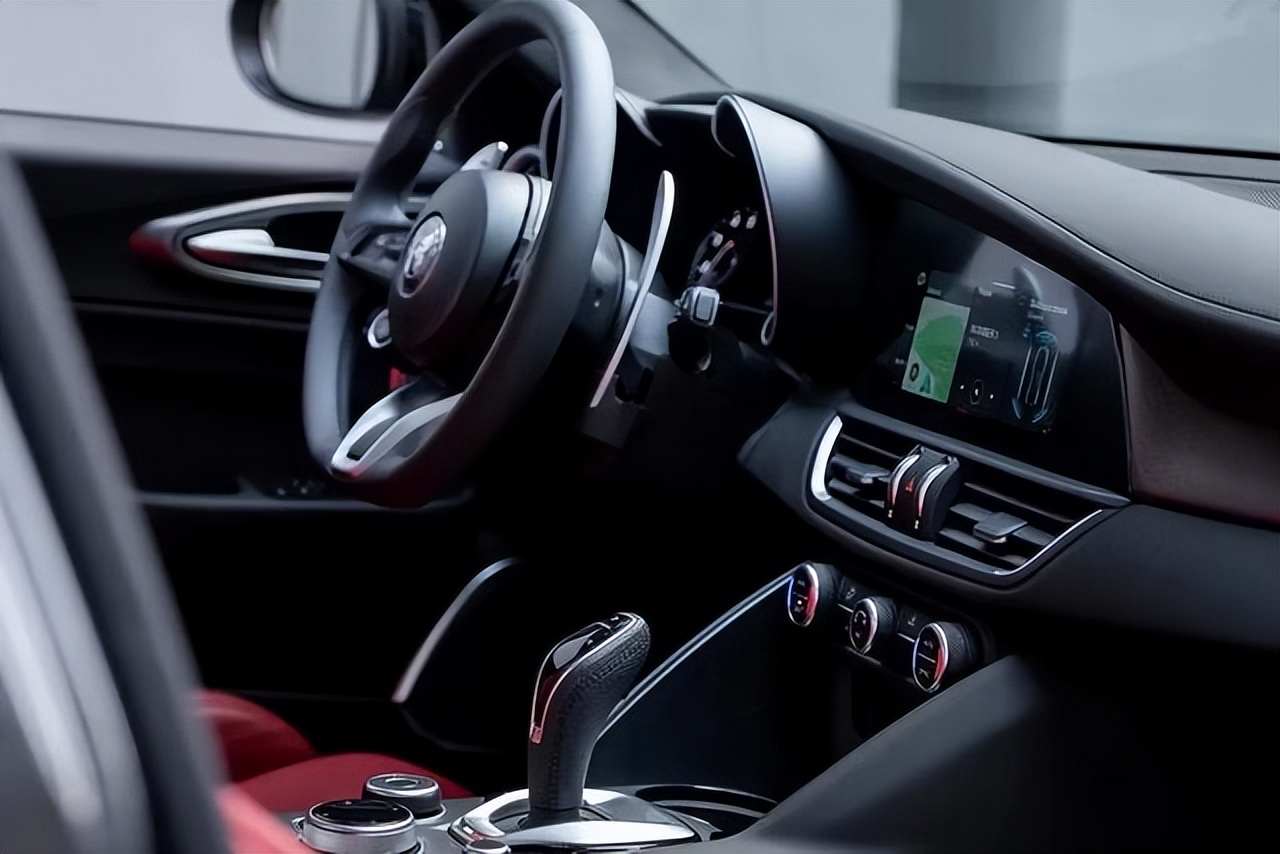 意大利轿跑,40万预算奔驰轿跑