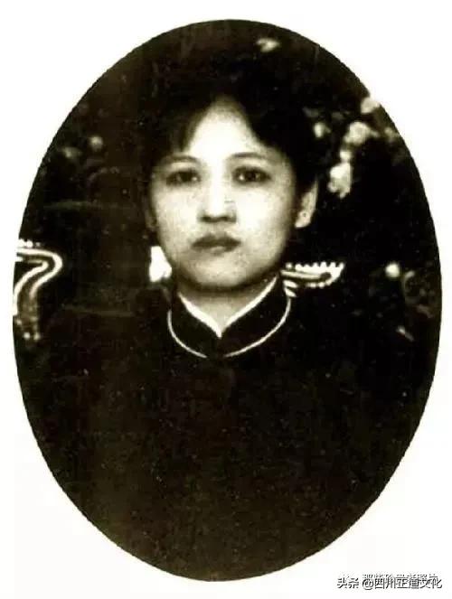 老照片纪念宋庆龄诞辰129周年