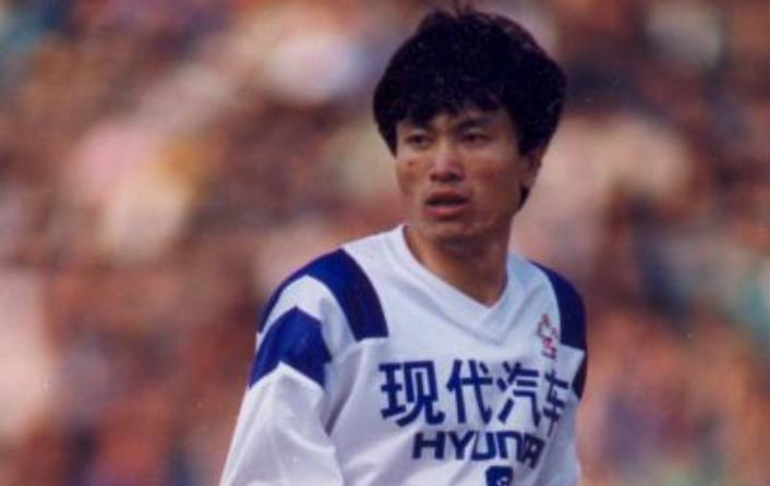 十大足球运动员集锦,钱最多的十大足球运动员